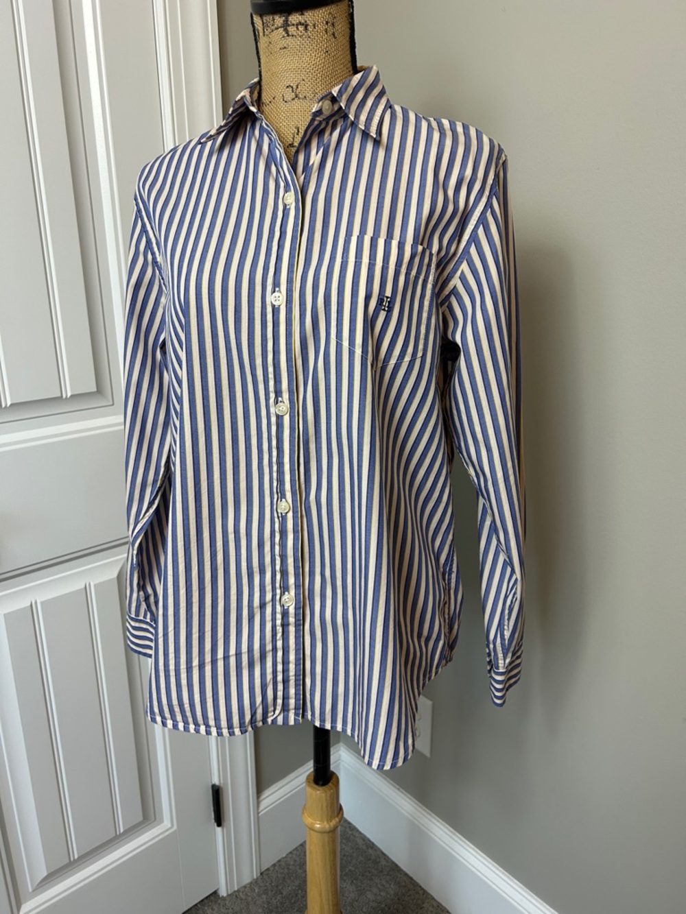 Lauren by Ralph Lauren size medium, button-down, shirt, 100% cotton